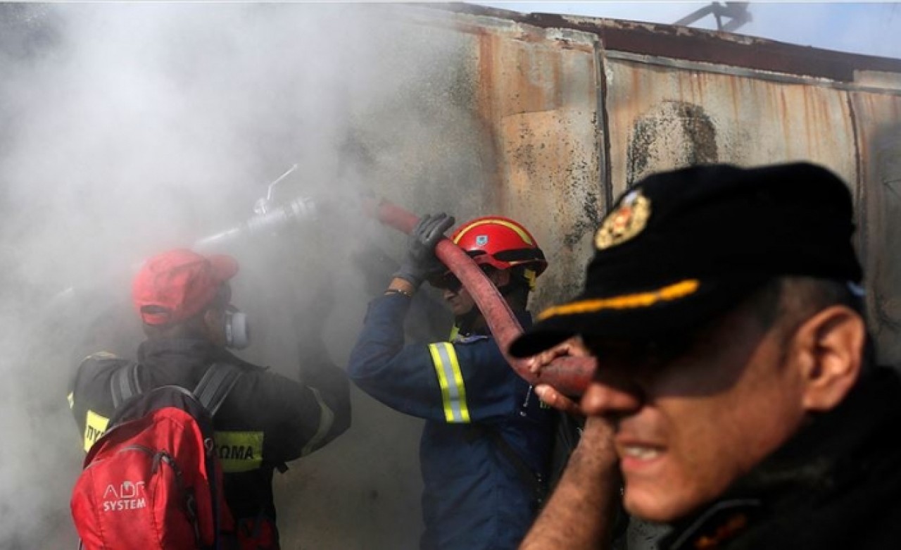 Yunanistan'daki orman yangınları yerleşim yerlerini tehdit ediyor