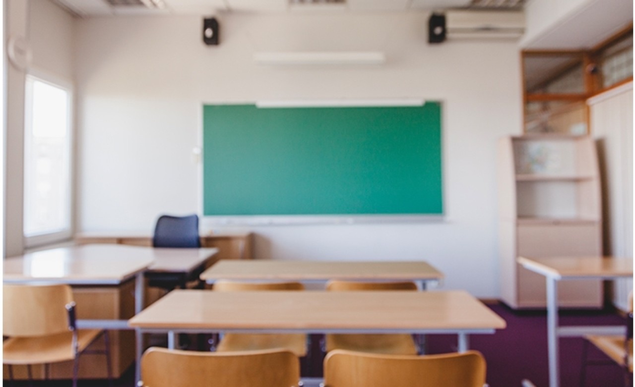 Artık Sınıflara AB Bayrağı Asılacak