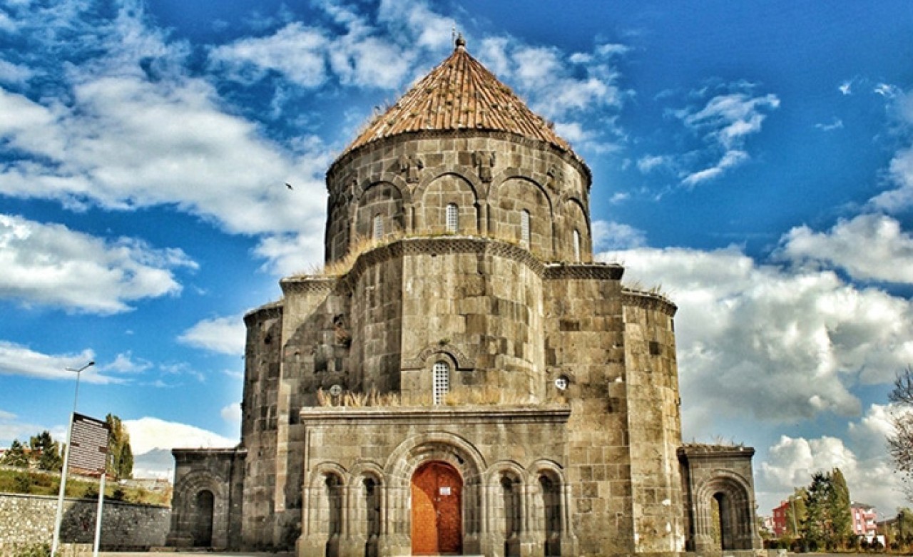 Ermenilerin Camideki Ayin Görüntüsü Ortaya Çıktı