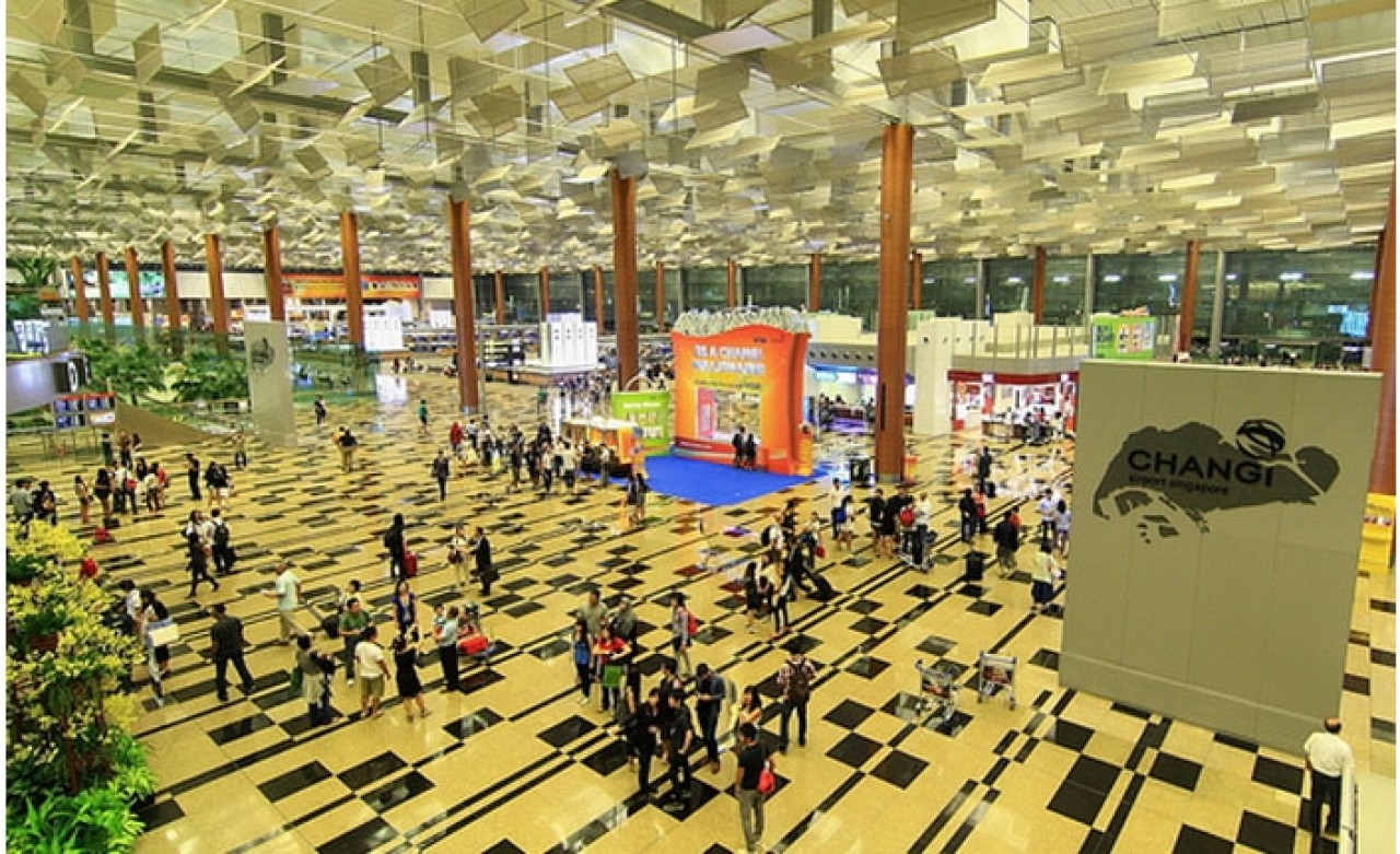 Eşini uğurlamak için bilet alarak bekleme salonuna geldi,  gözaltına alındı! 2 yıl hapis şoku