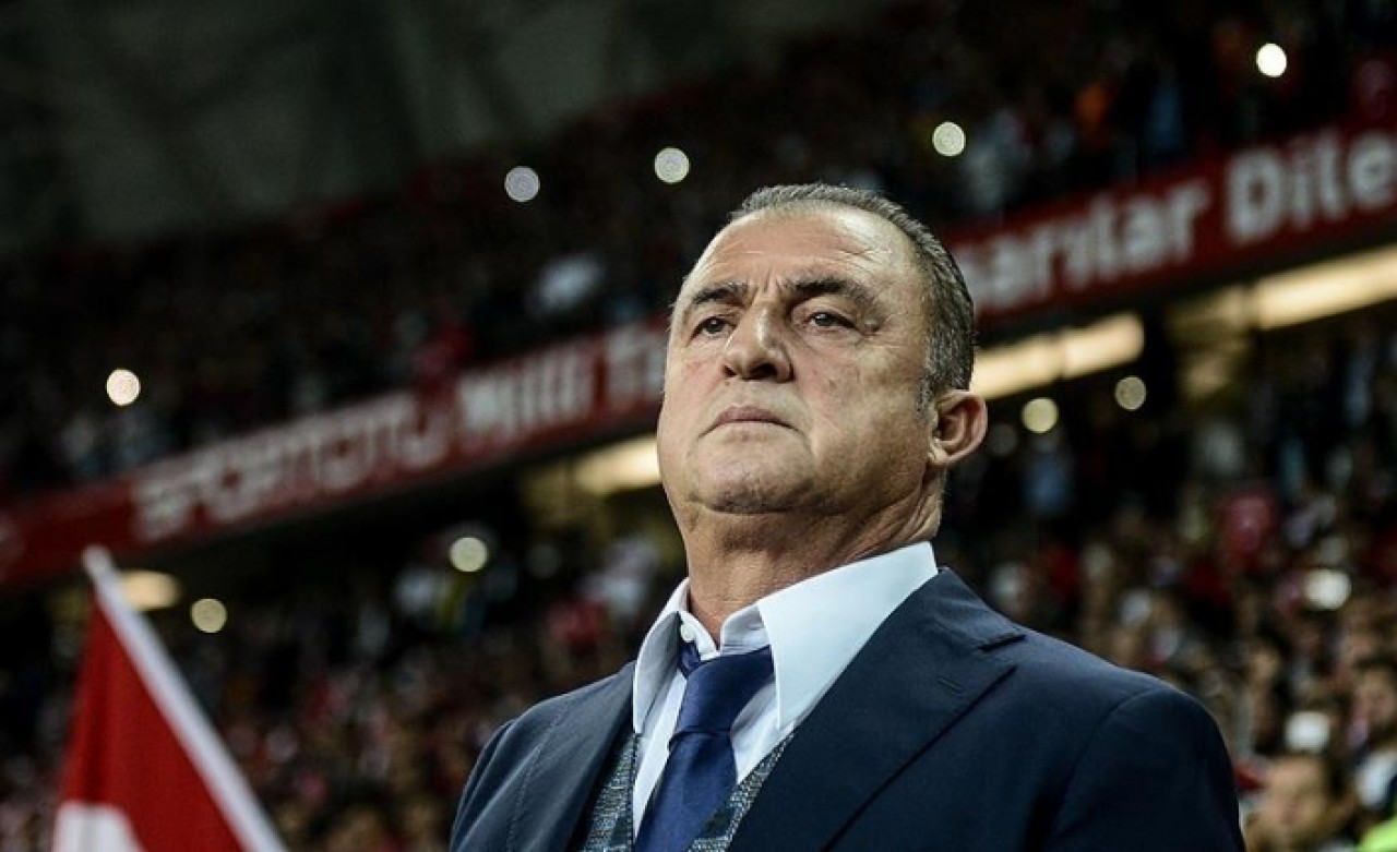 Fatih Terim'e Manidar Saatte Ceza!