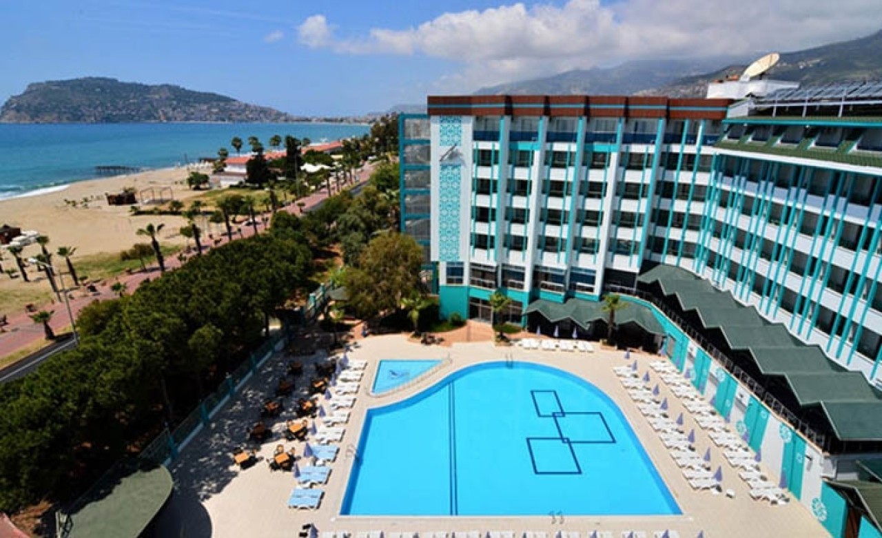 Turistler Rehin Alındı: Zorla Tutuluyorlar!