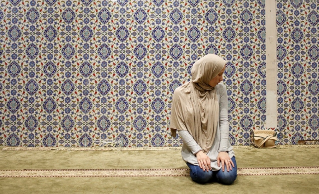 O Camide Kadınlar ve Erkekler Yan Yana Namaz Kılabilecek!