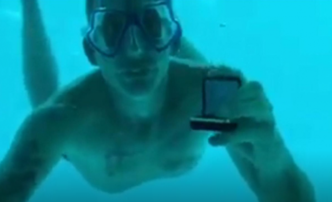 Su Altında Evlilik Teklif Eden Adam Boğuldu!