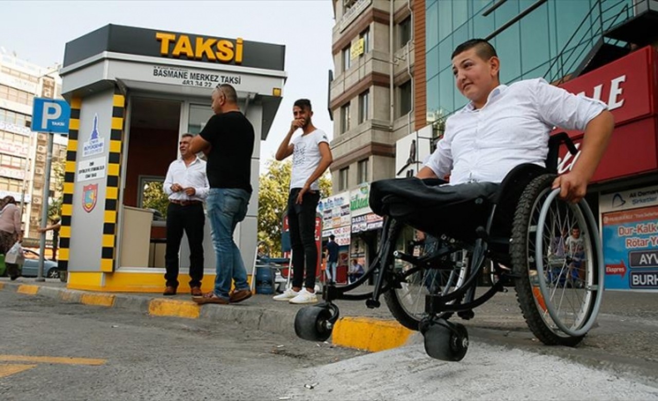 Tekerlekli Sandalye Kullananlar İçin Mucize Buluş!
