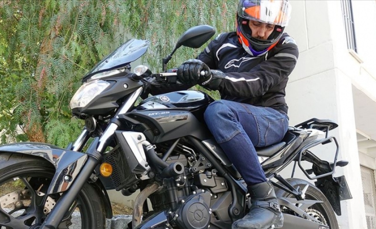 Tekstil mühendisinden motosikletlilere 'karbon fiber pantalon'lu koruma