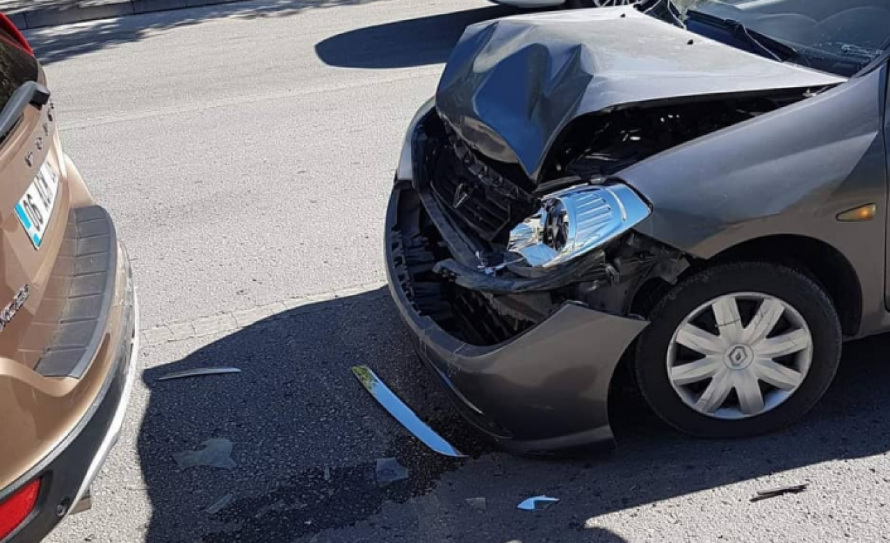 Volvo'ya Arkadan Çarpan Aracın Sonu Hüsran!