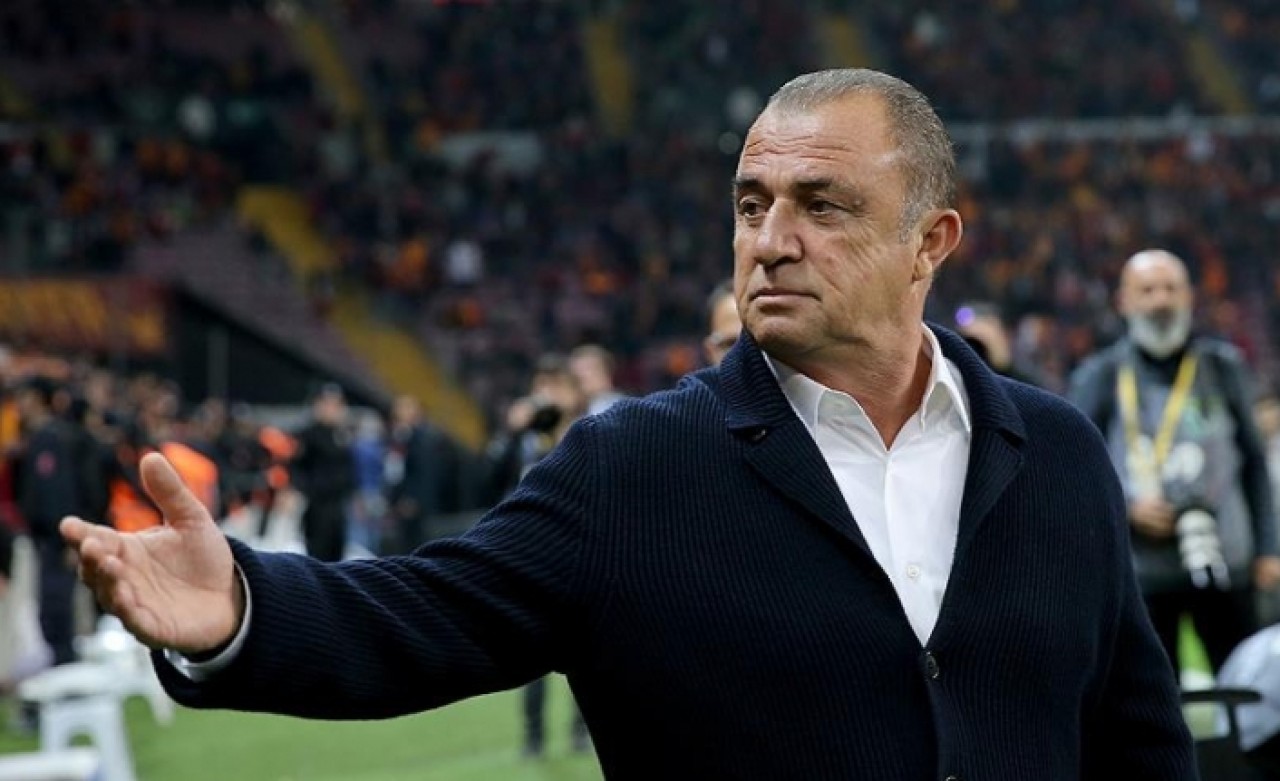 Milli Futbolcu Terim'in Kıskacında!