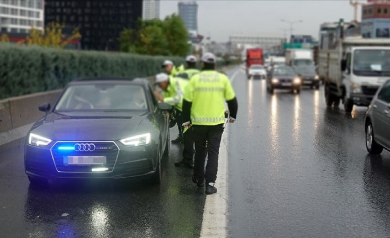Çakar Lamba Uygulamasında Milletvekilleri İçin Yeni Gelişme!