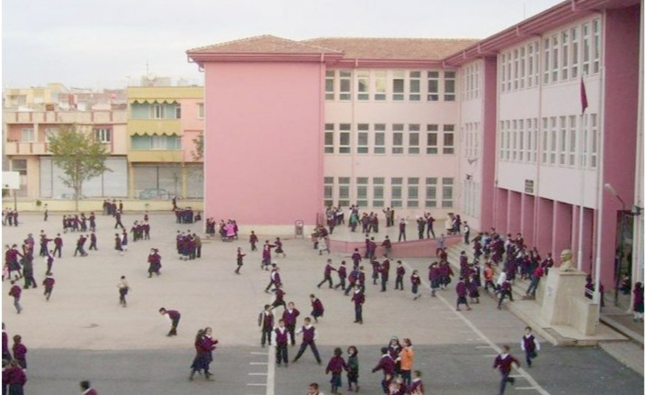 İlkokulda Veliler Otizmli Çocukları Yuhaladı!