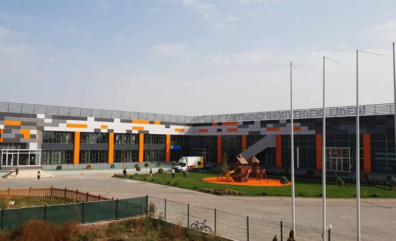 Maaşlarını Alamayan Öğretmenler Eylemde!