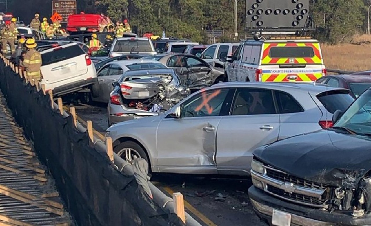ABD'de Büyük Kaza: 69 Araç Birbirine Girdi!