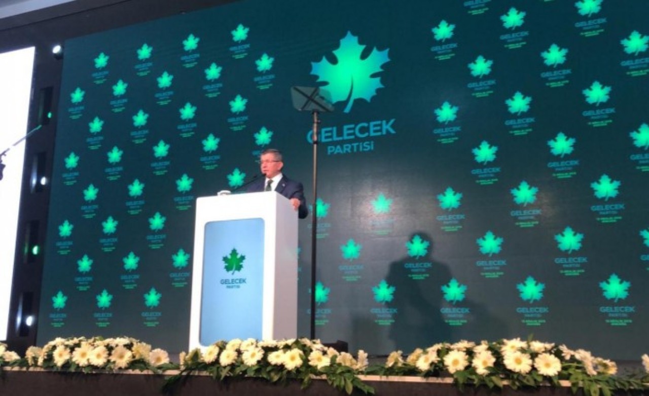 Ahmet Davutoğlu Gelecek Partisi'ni Tanıttı: Logo ve Slogan Belli Oldu!