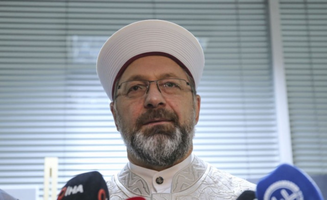 Ali Erbaş'tan 'Camide Tabure' Üzerinde Namaz Devrinin Sona Ermesiyle İlgili Açıklama