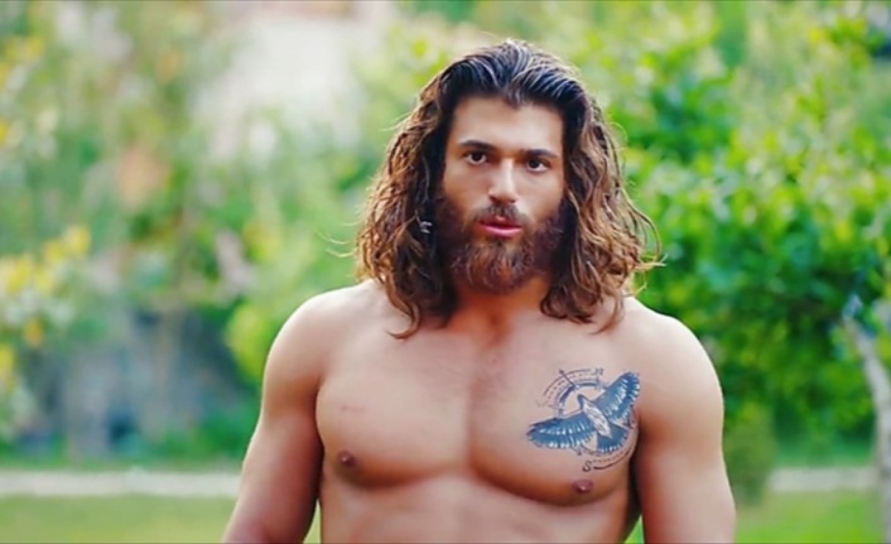 Can Yaman'a Bir Şok da Partneri Pınar Deniz'den Geldi!