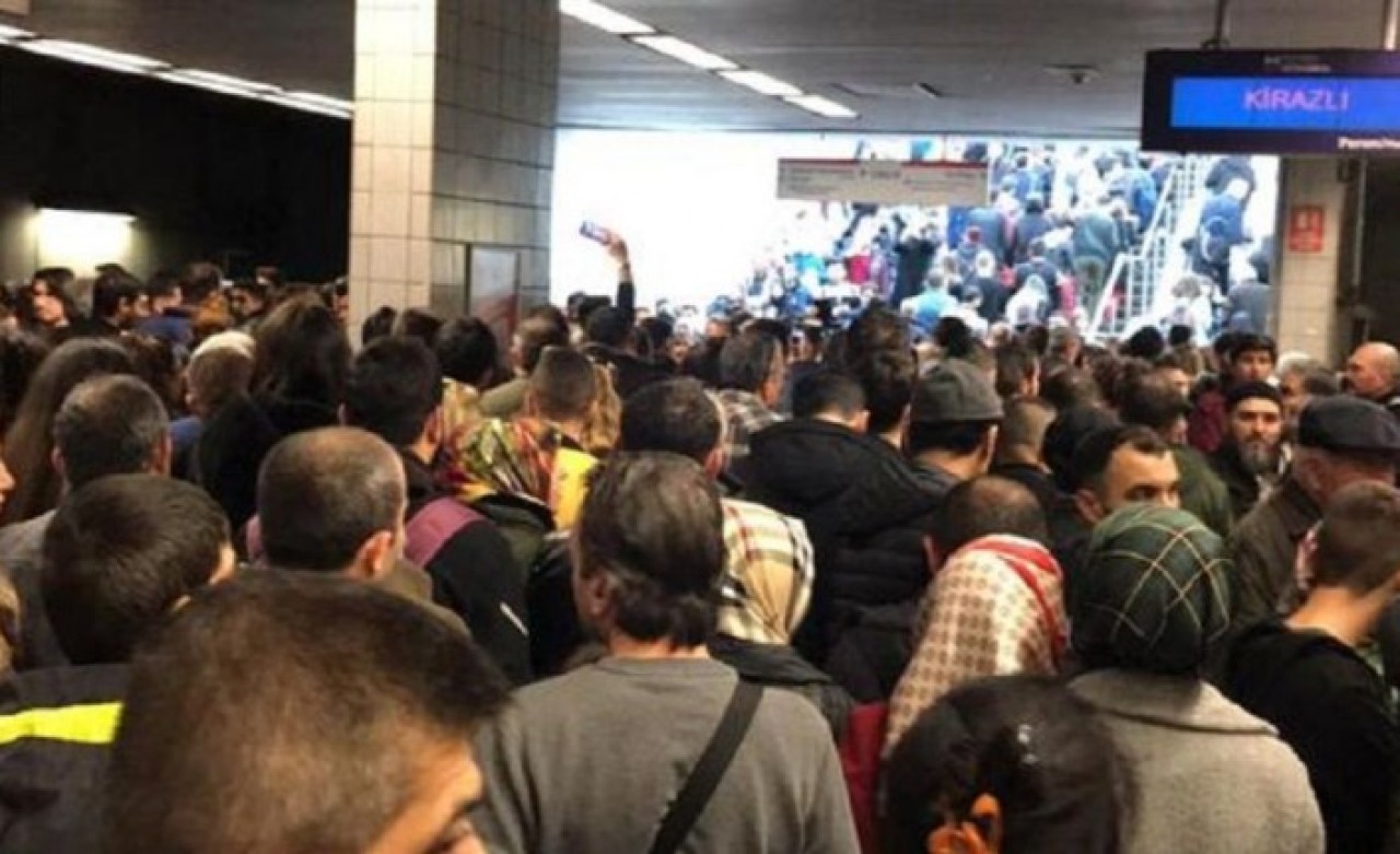 İstanbul'da Metro Hattında Teknik Arıza: Seferler Yapılamıyor