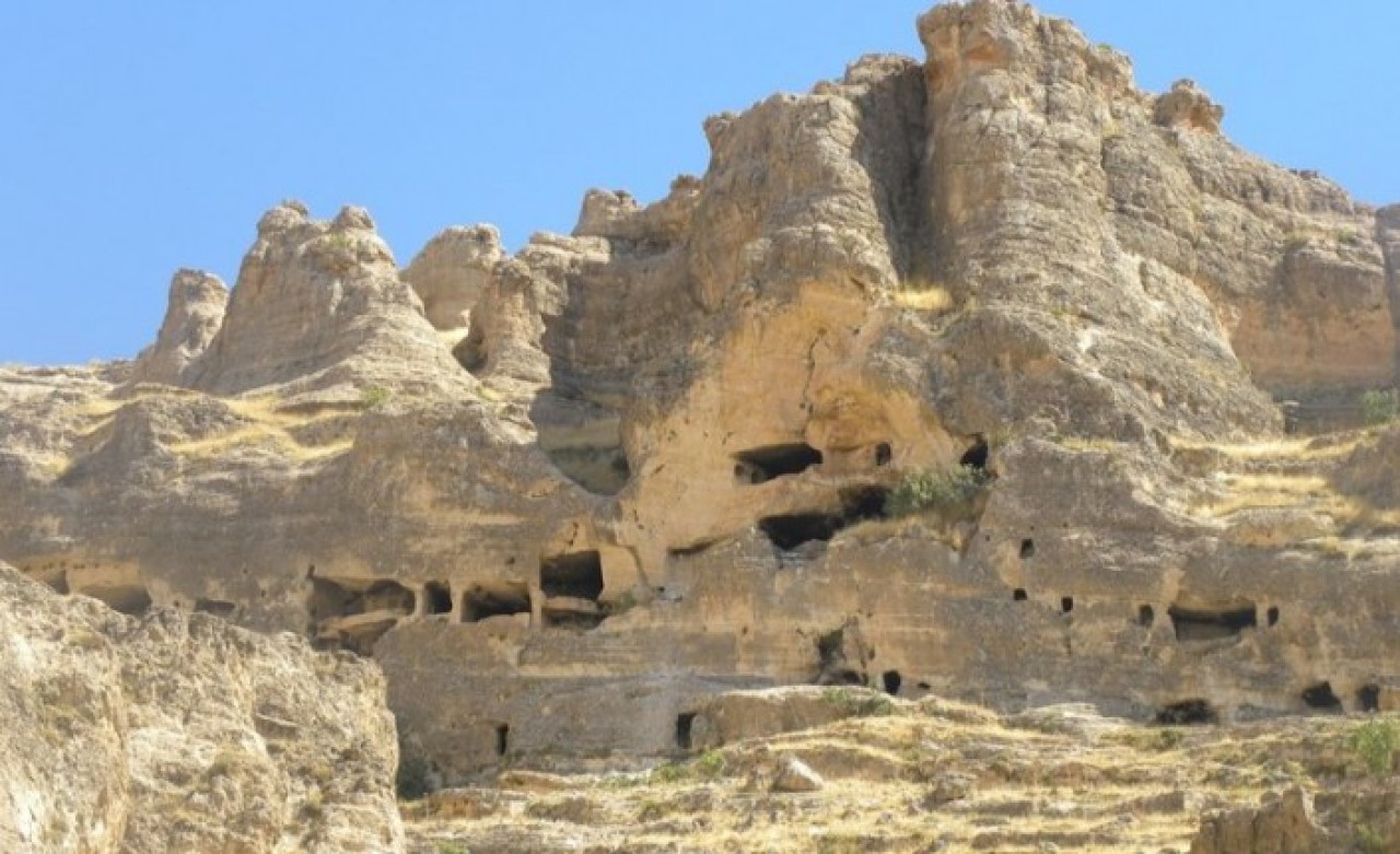 Satılığa Çıkarılan Mağaranın Fiyatı Dudak Uçuklattı!