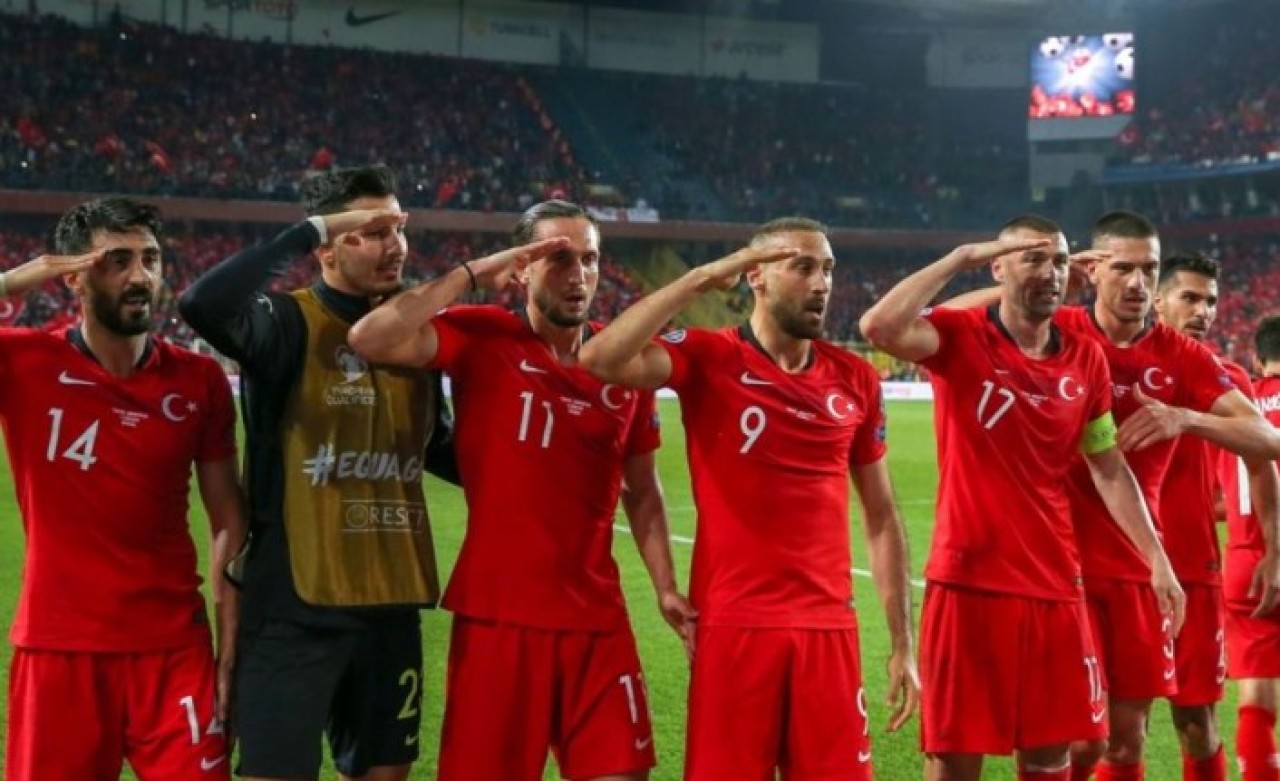 UEFA Dayanamadı: A Milli Takım'a 'Asker Selamı' Cezası!