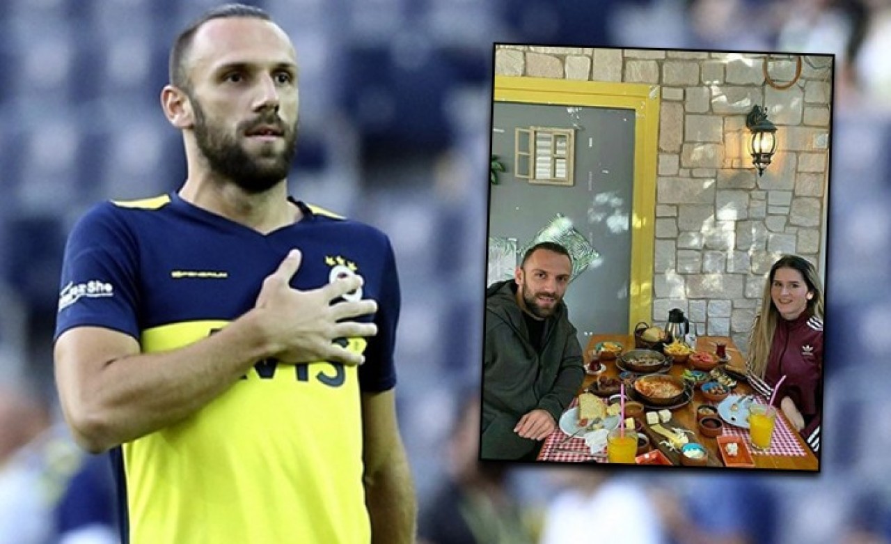 Vedat Muriç Ve Eşi,  Hesap Yerine O Notu Görünce Şaşkına Döndü!