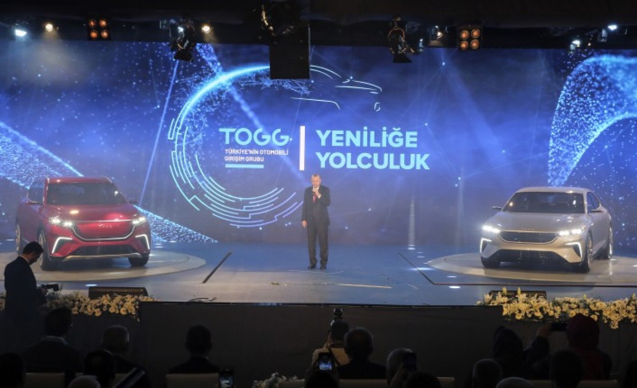 Yerli Otomobil Tanıtıldı: İlk Ön Siparişi Erdoğan Verdi!