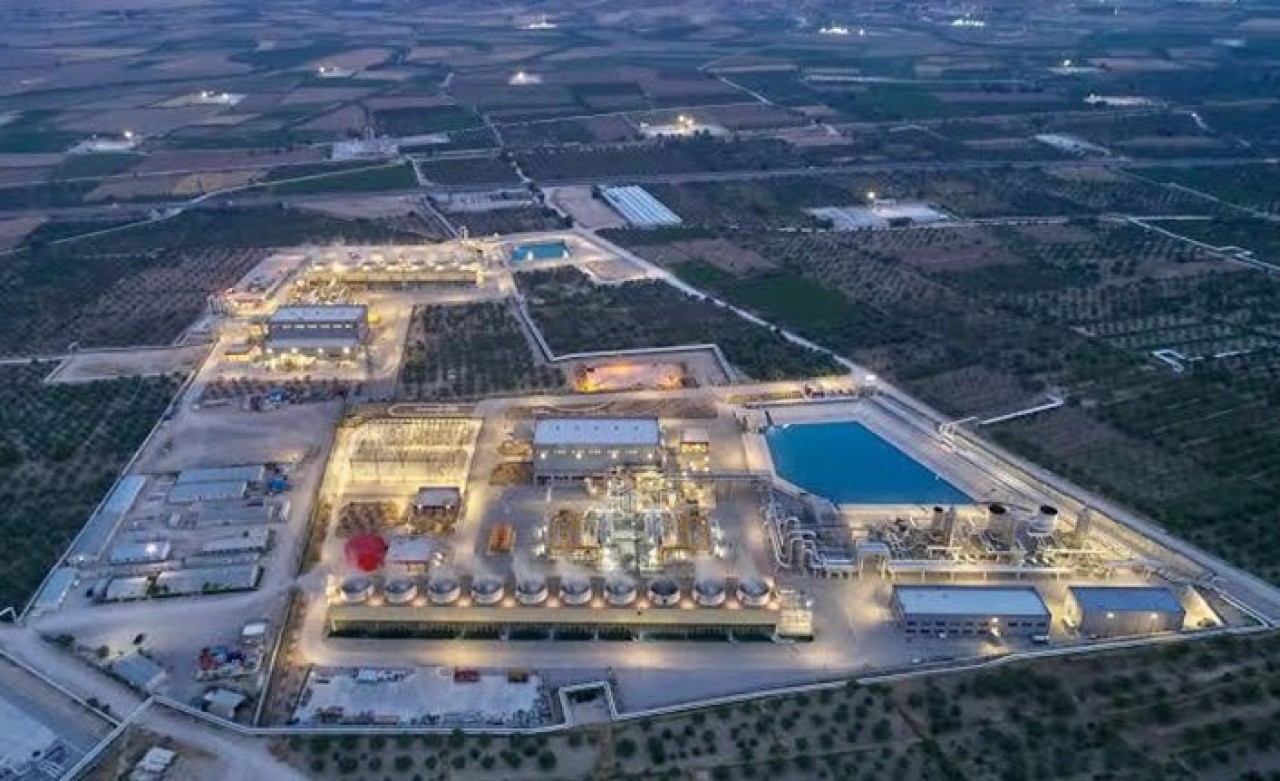 Zorlu Oradaki Tüm Hisselerini Satıyor!