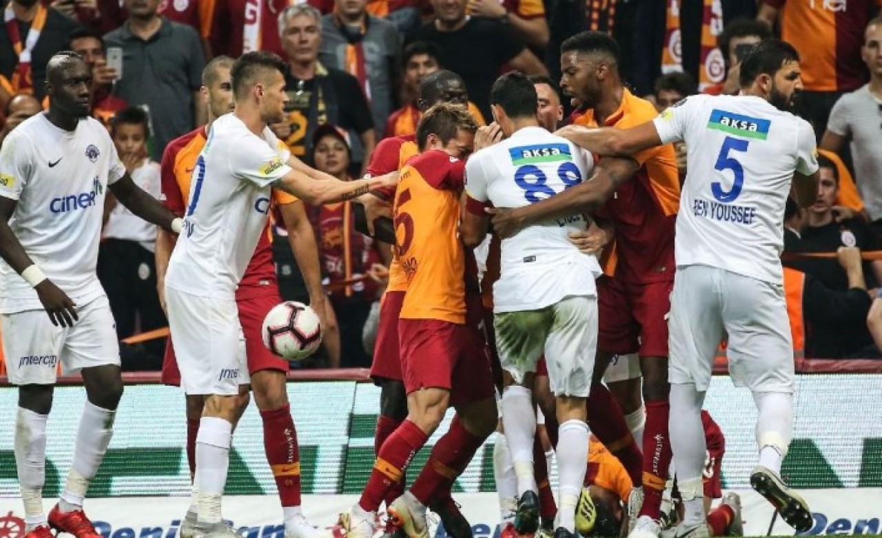 11 Futbolcuyla Yollar Ayrılıyor!