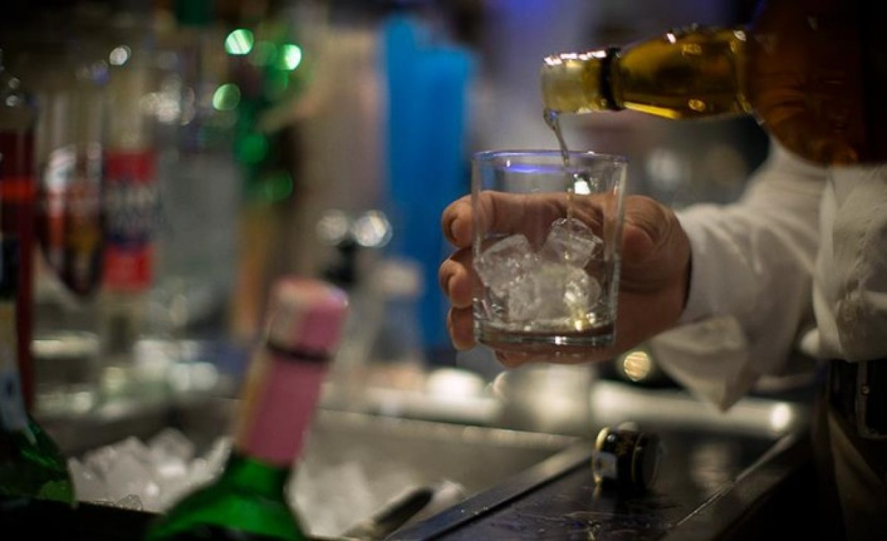 Alkollü Mekan Açmak İsteyenler Dikkat: Yeni Ücretler Belirlendi