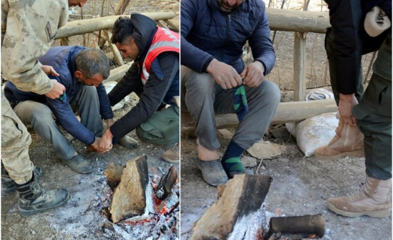 Ayağındaki Çorabı Çıkarıp Depremzedeye Giydiren Asker Herkesi Duygulandırdı!
