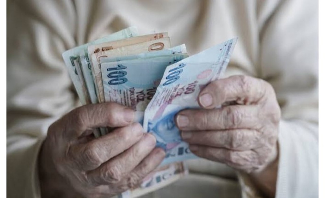 Bankalar Yarışa Girdi: Maaşını Taşıyan Emekliye 1250 Lira Verilecek!