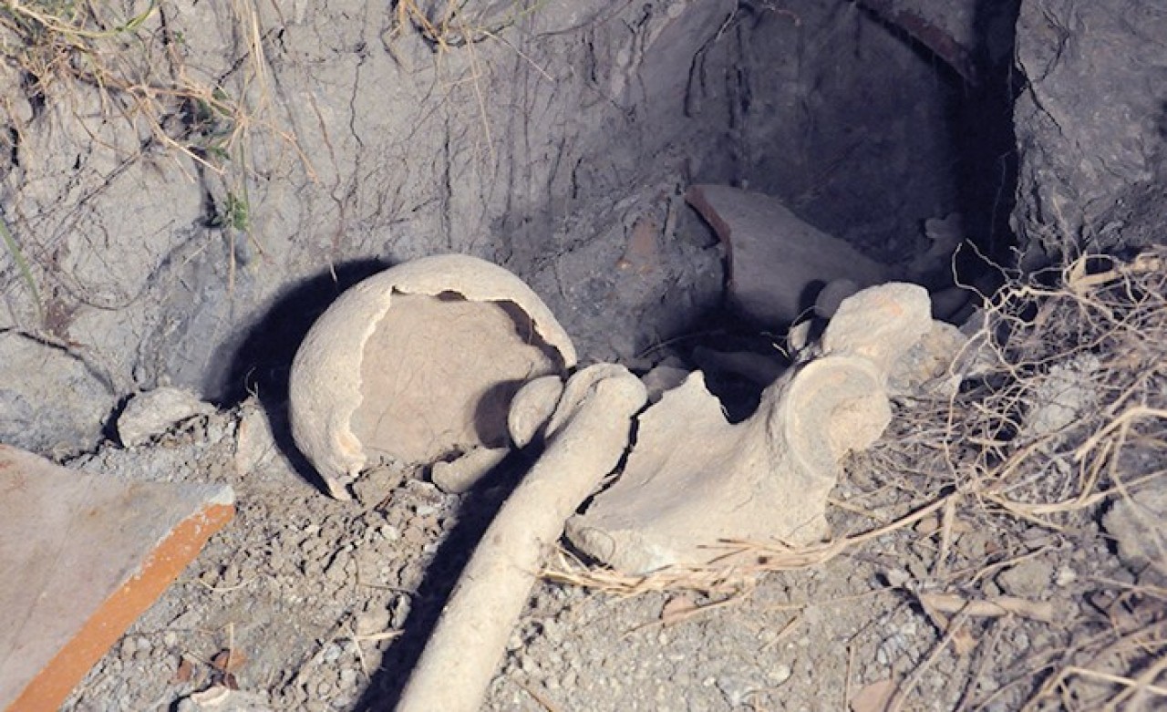 Büyü Yapmada Kullanıyorlardı: İnsan Kemiği Satan Çeteye Operasyon!