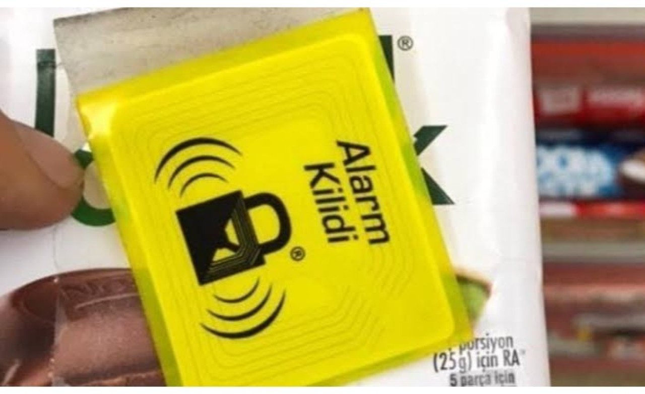 Çikolatalar Artık Alarmlı Kilitle Satılacak!