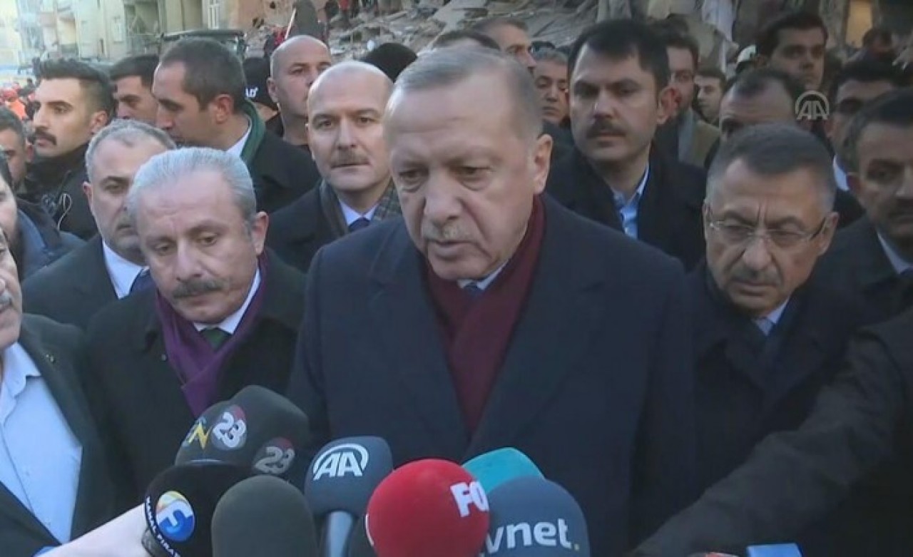 Cumhurbaşkanı Erdoğan İnceleme Yaparken Deprem Oldu