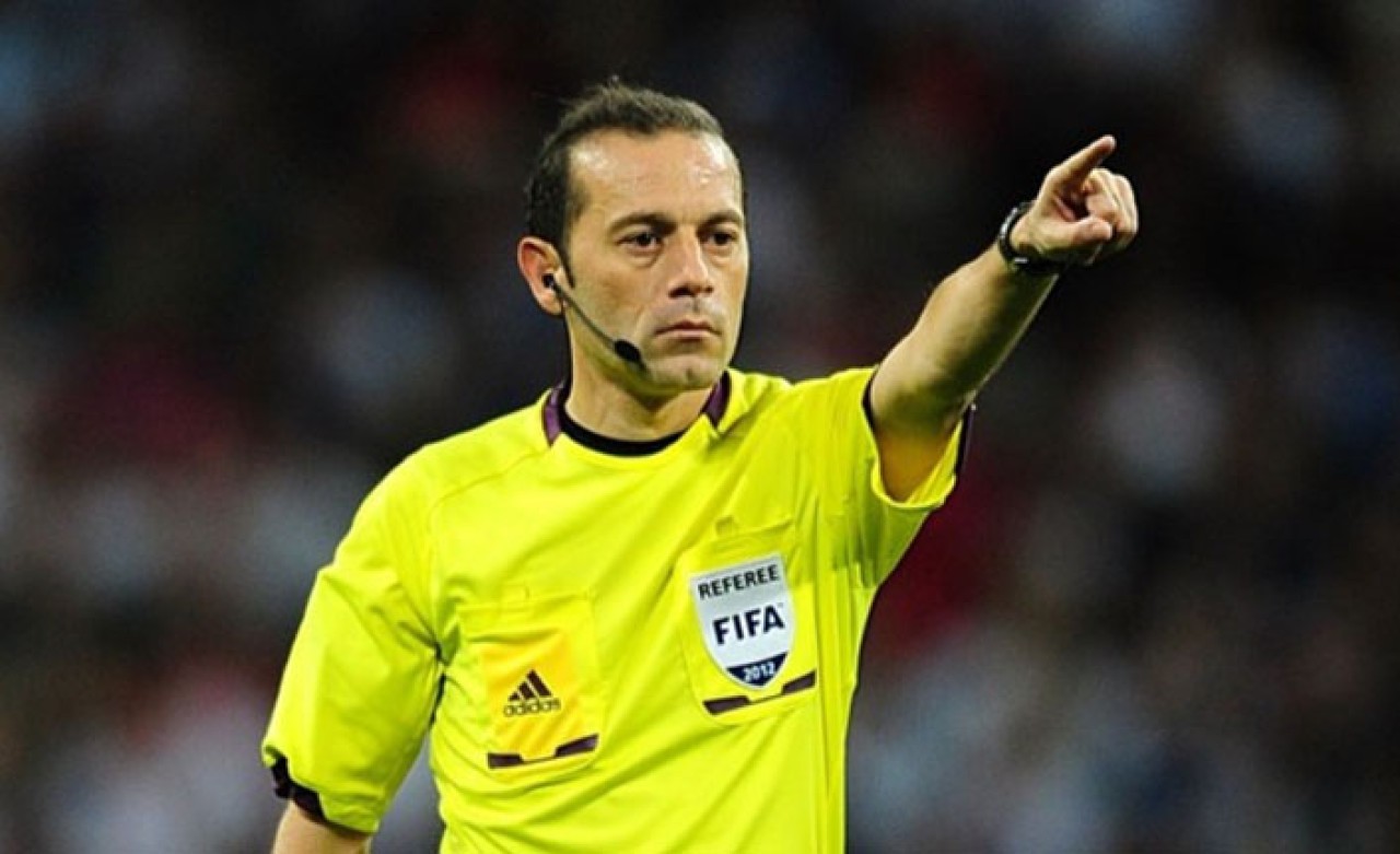 Cüneyt Çakır’ın Fişi Çekildi: FIFA Ve UEFA Üstünü Çizdi!