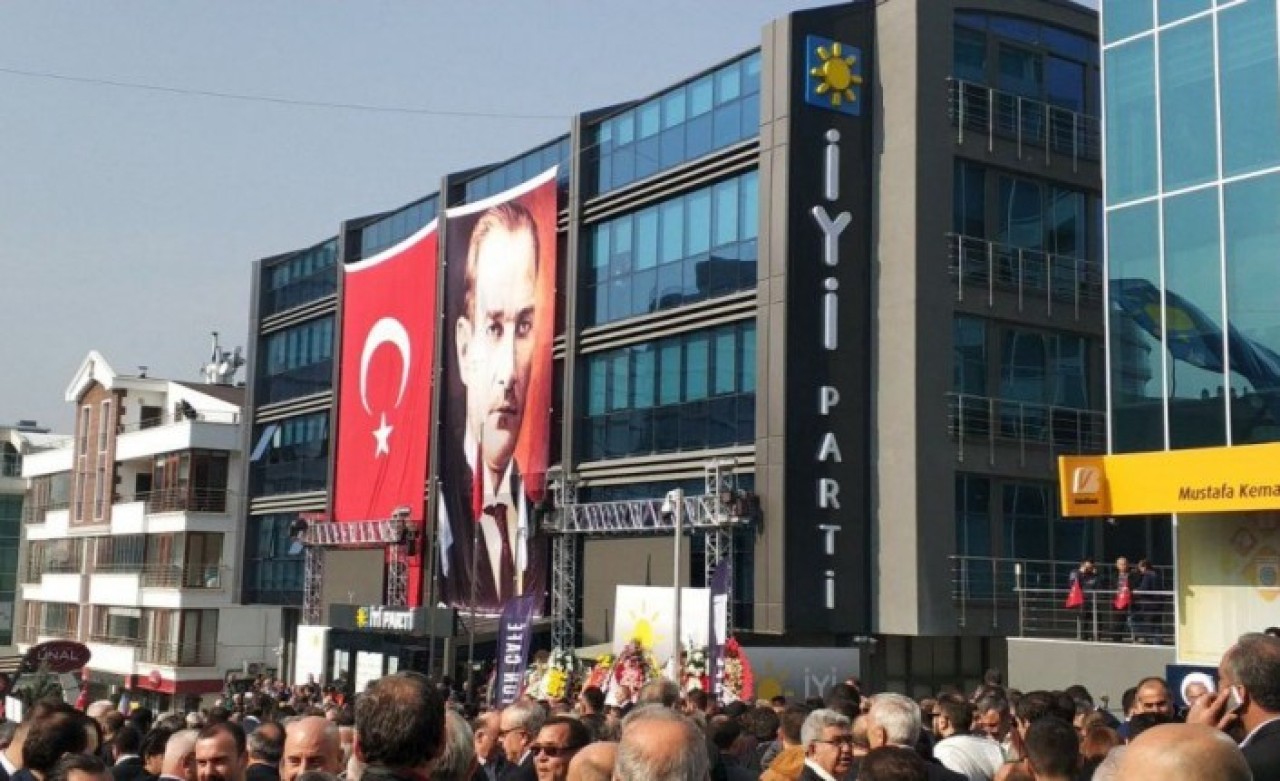 EGM İYİ Partili O İsim Hakkında Suç Duyurusunda Bulundu!