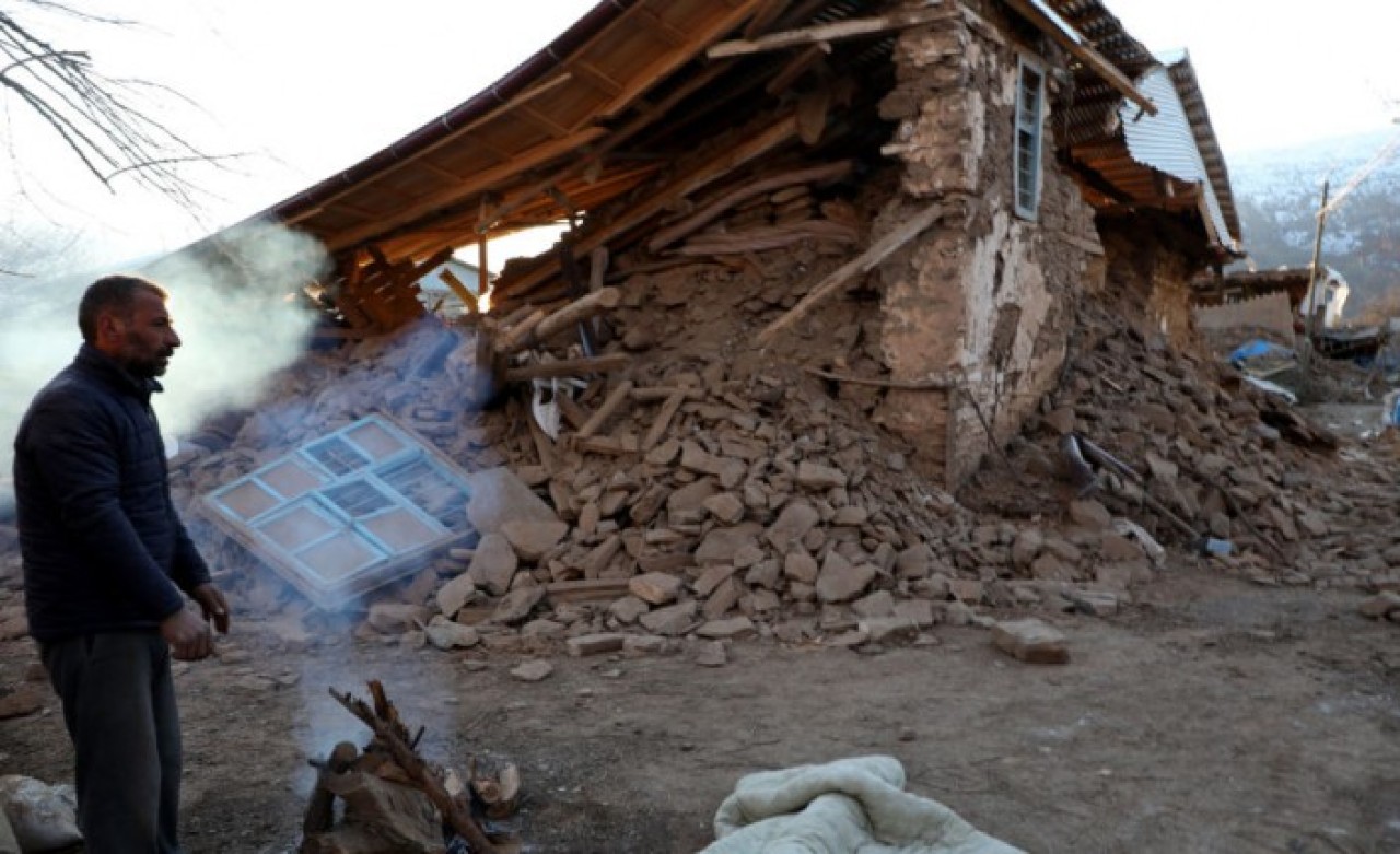 Elazığ Deprem'inde Çevrimtaş Köyü Tamamen Yıkıldı!