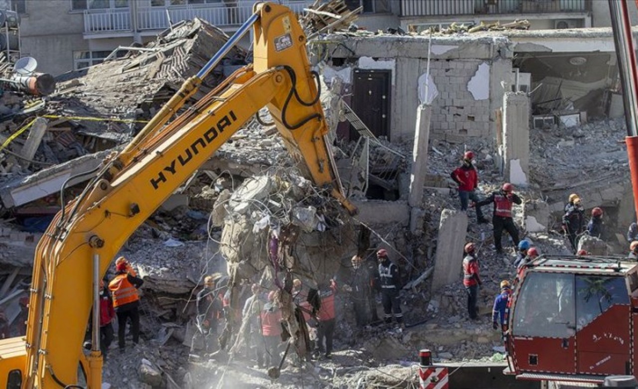 Elazığ Depreminde Provokatif Paylaşım Yapan Ünlü Oyuncuya Soruşturma Açıldı!