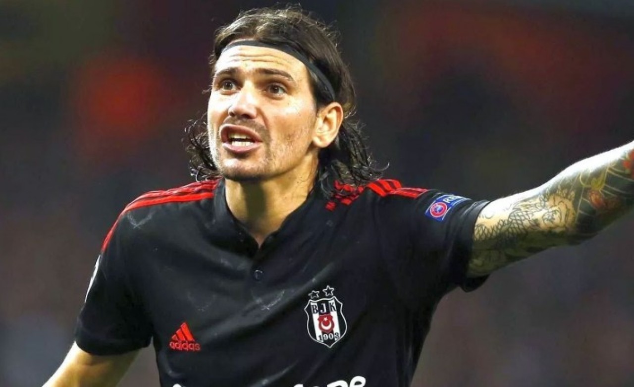 Ersan Gülüm Bombası!