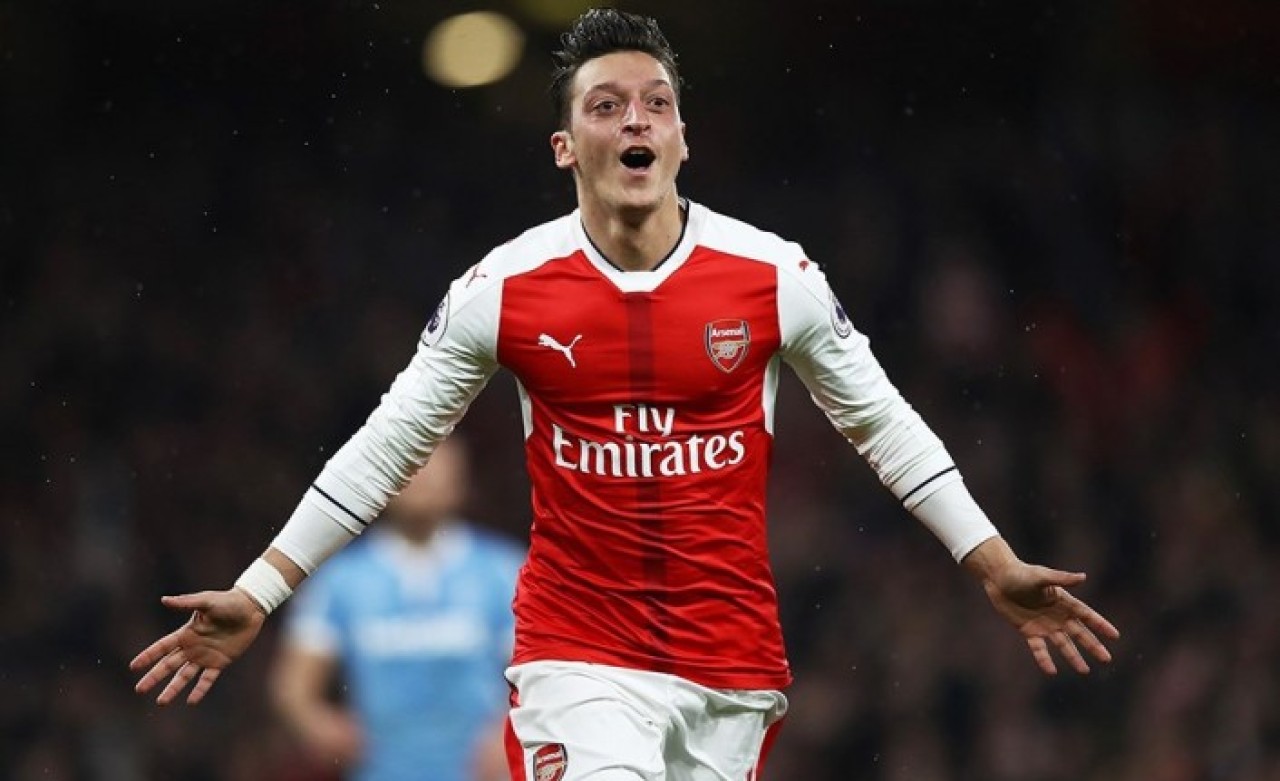 Fenerbahçe’de Mesut Özil Sesleri!