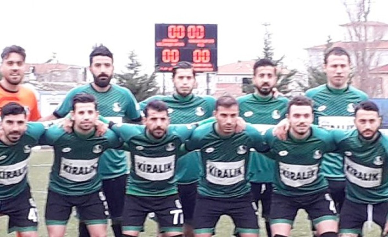 Formasına Sponsor Bulamayan Sakaryaspor,  Kiralık Yazısıyla Sahaya Çıktı!