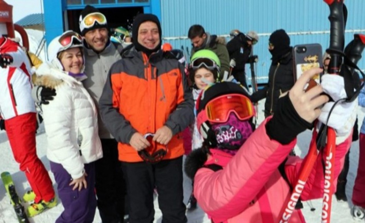 İmamoğlu'nun Tepki Çeken Fotoğrafına Ak Parti'den Flaş Yorum!