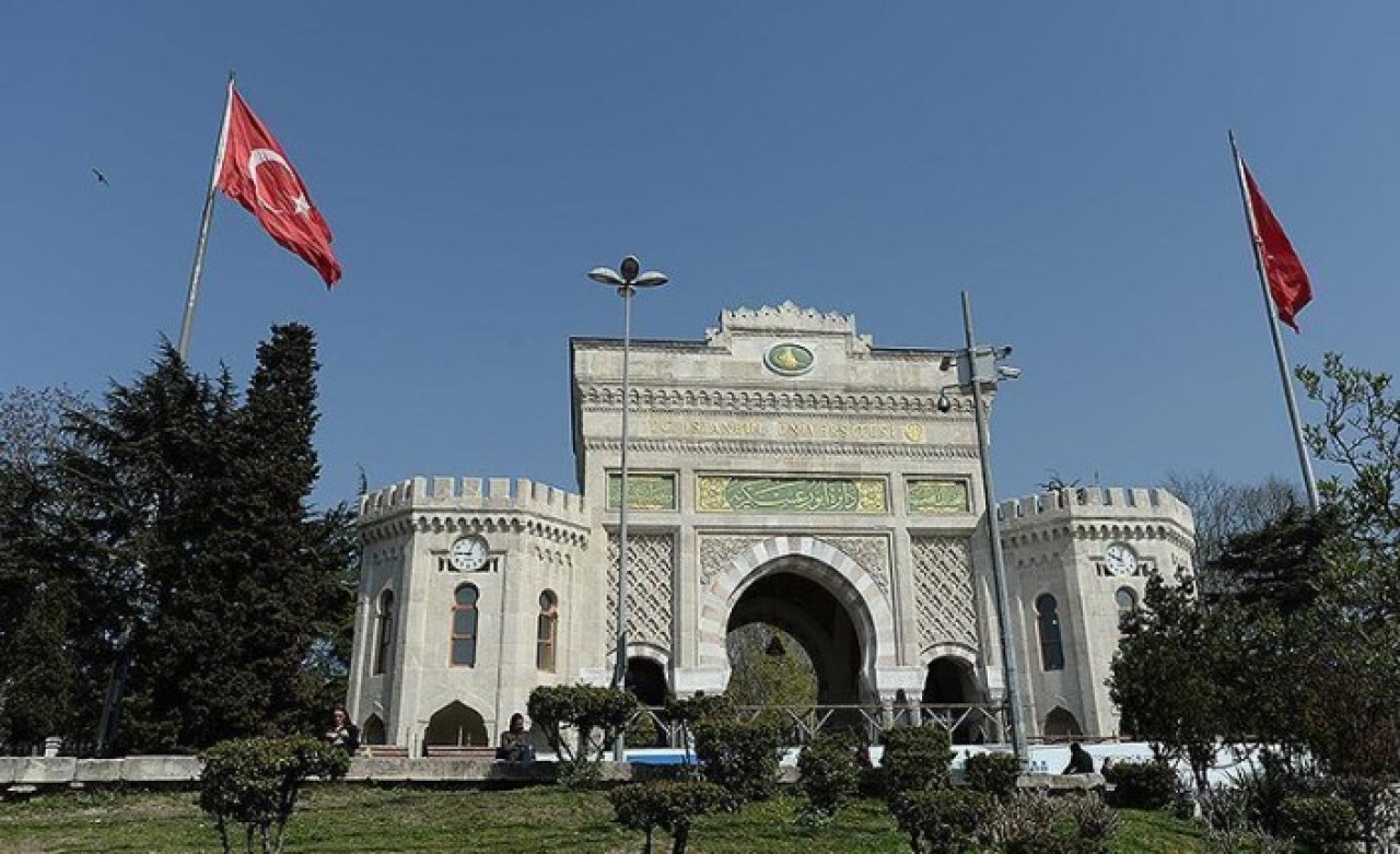 İstanbul Üniversitesi Öğrencilerin Tepkisinden Sonra Yemekhane Zamlarını Geri Çekti!