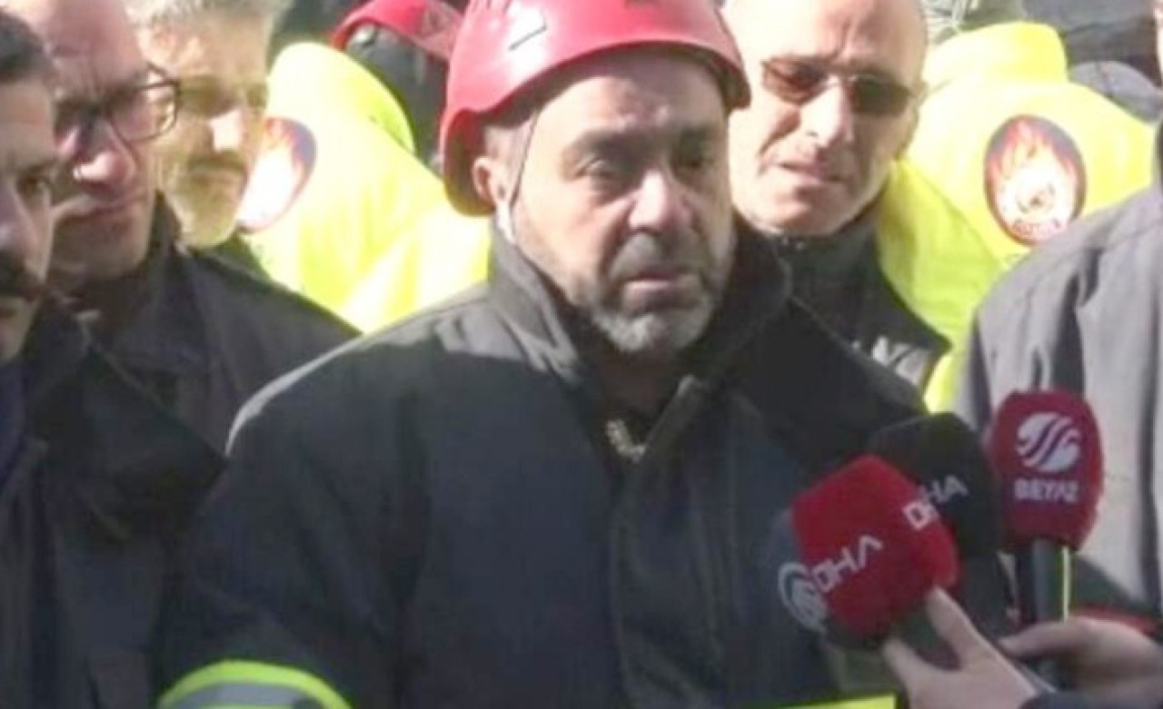 İtfaiyeci Gözyaşlarına Hakim Olamadı: "Evimizi,  Çocuklarımızı Bırakıp Geldik"