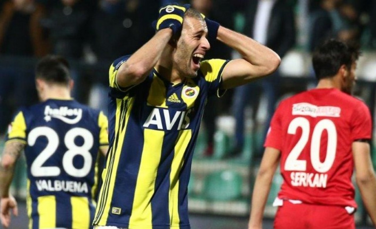 Sen Neymişsin Slimani!