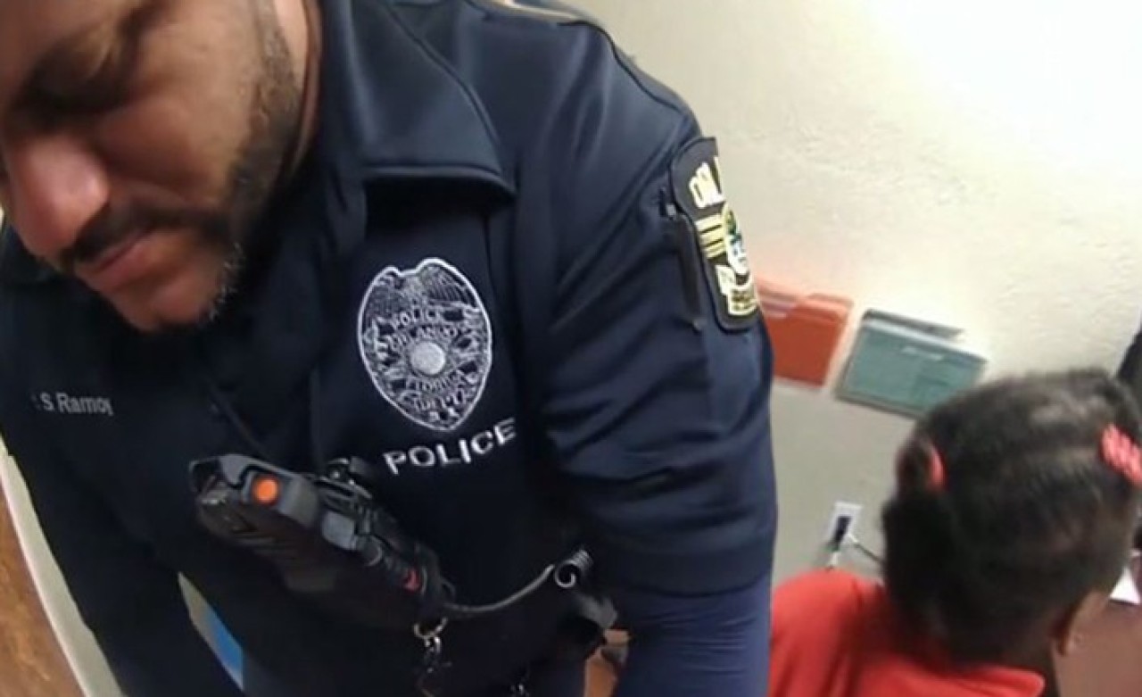 6 yaşındaki kız çocuğu ters kelepçe takılarak gözaltına alındı: 'Bana bir şans daha verin'