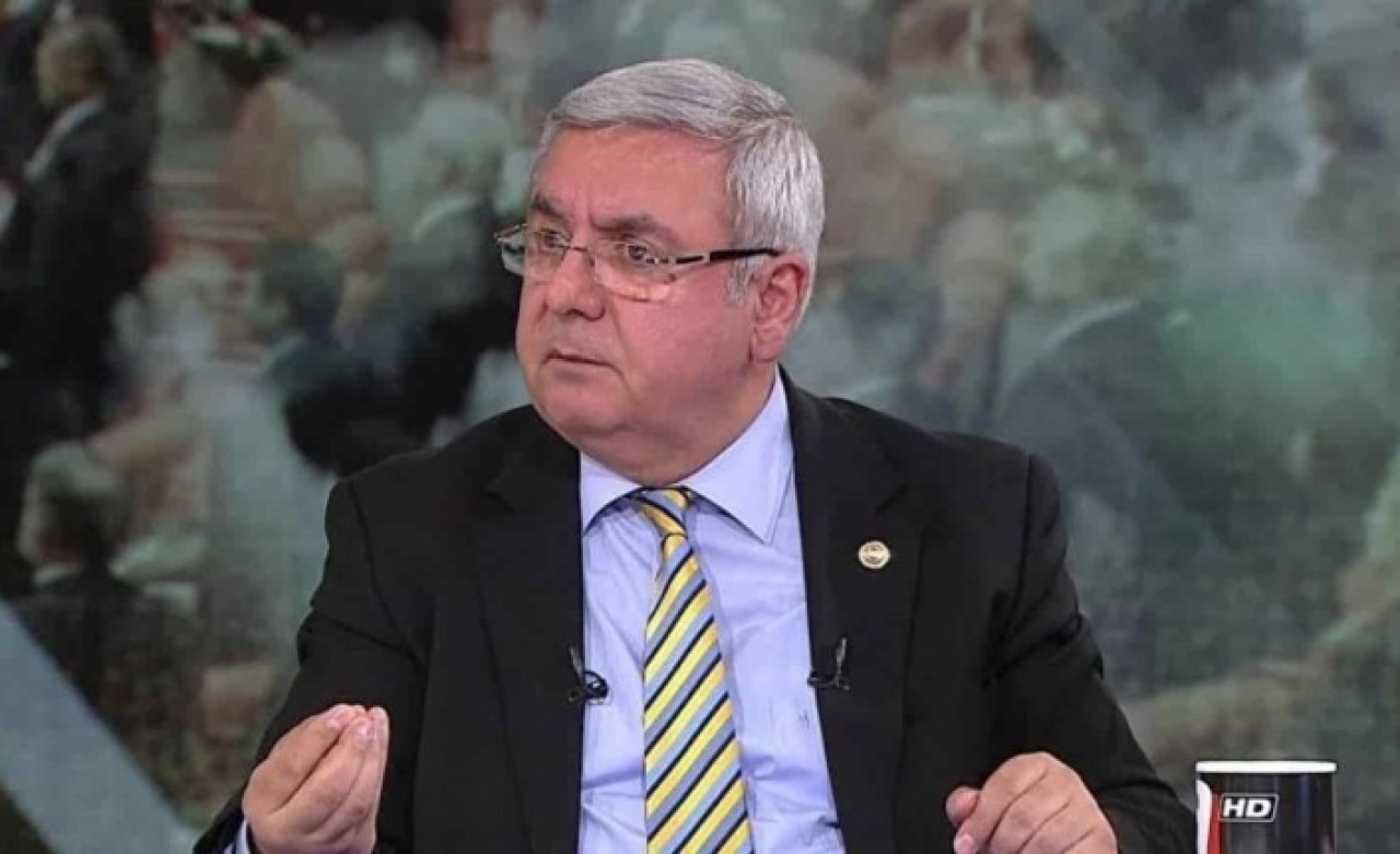 Metiner Ak Partili iki bürokrata isyan etti: 'Bunlara bakan Ak Parti'den soğur'