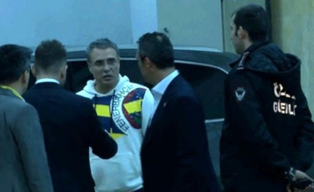 Ali Koç,  Ersun Yanal'la buluştu,  futbolcular da katıldı