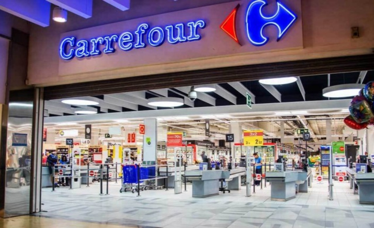 Carrefour en büyük rakibinin mağazalarını satın aldı