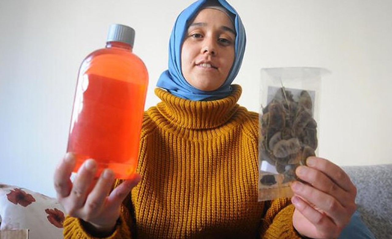 Cep telefonu sipariş etti,  kutudan çıkanları görünce şoke oldu!