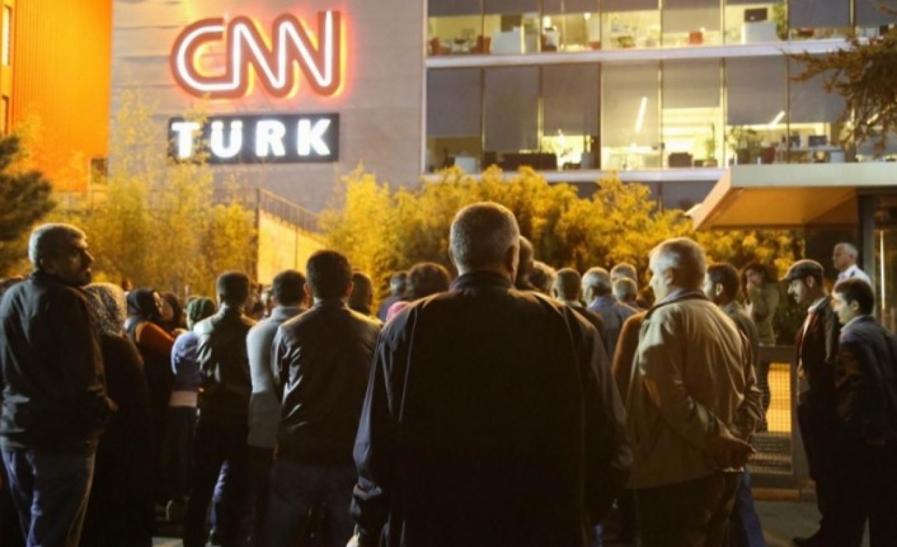 CNN Türk'ün yayınına katılan CHP'li iki isim disipline sevk edildi