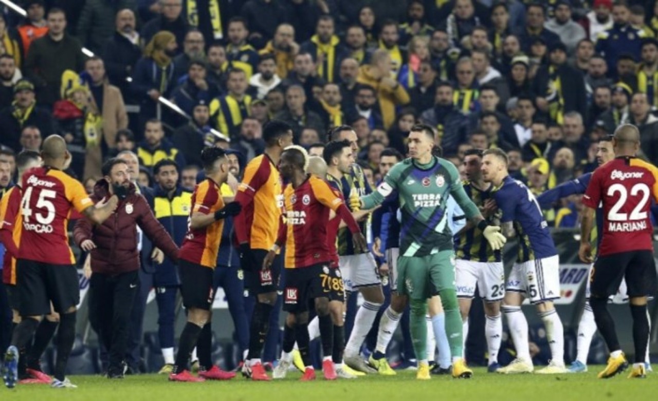 Fenerbahçe Galatasaray maçında kural hatası iddiası: Maç tekrar olabilir!